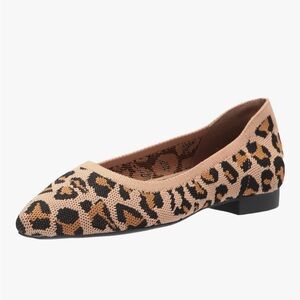 Bella Vita Women’s Mireya Pointed Toe Flats – Leopard Print size 7.5N